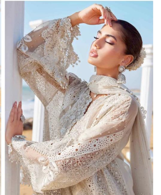 Elegant White Embroidered Lawn Outfit with Dupatta